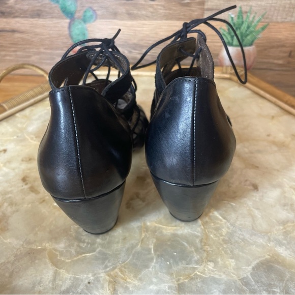 Valeria Grossi black leather lace up heels women’s 39 US 8.5 snakeskin print - Picture 5 of 9